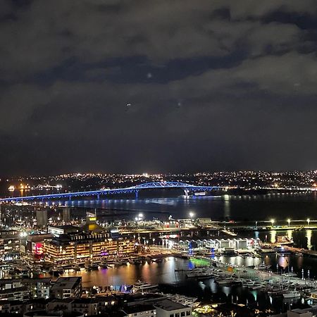 Top Floor Harbour View And Skytower View Apartment In Cbd Auckland Buitenkant foto