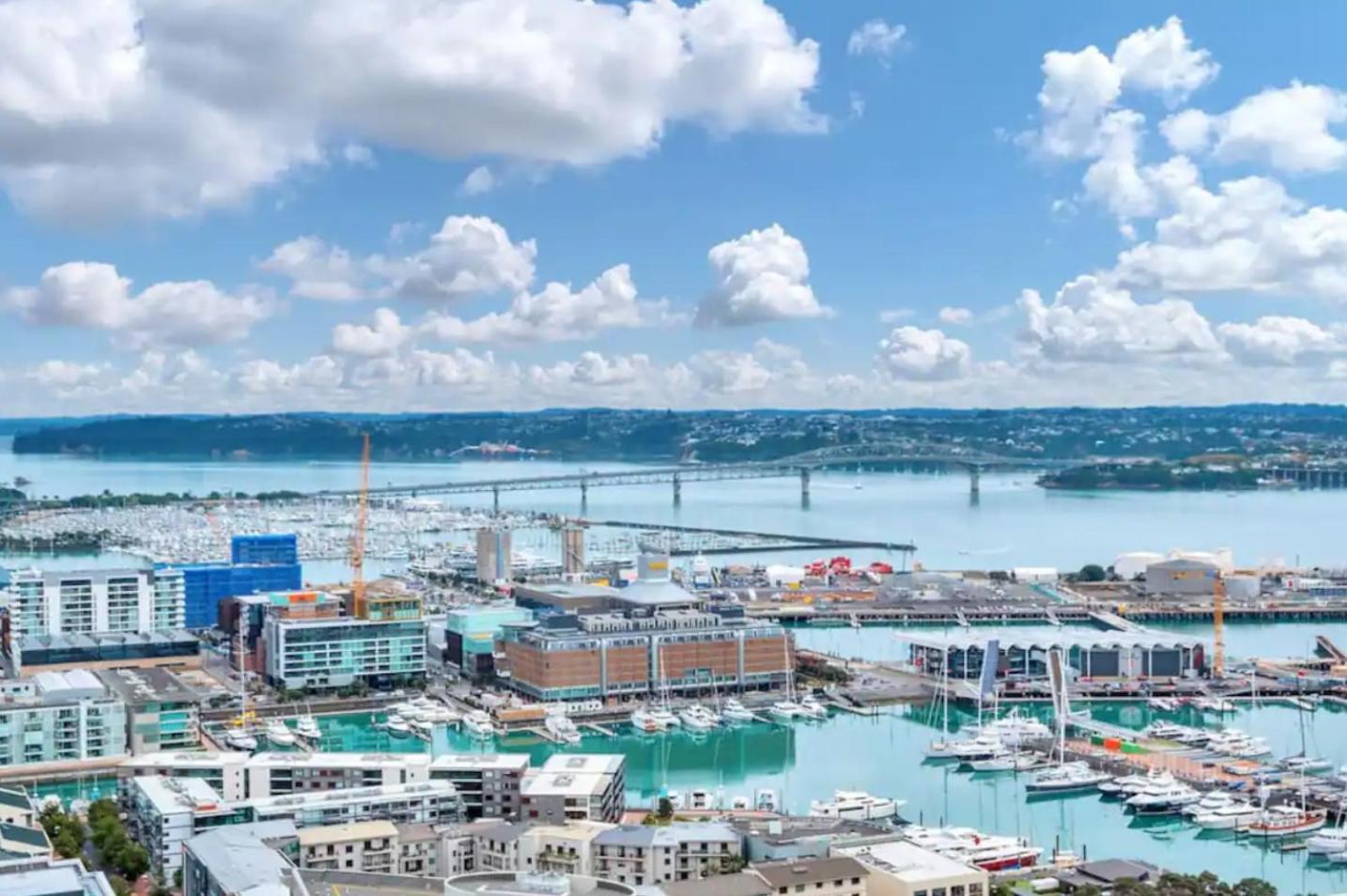 Top Floor Harbour View And Skytower View Apartment In Cbd Auckland Buitenkant foto