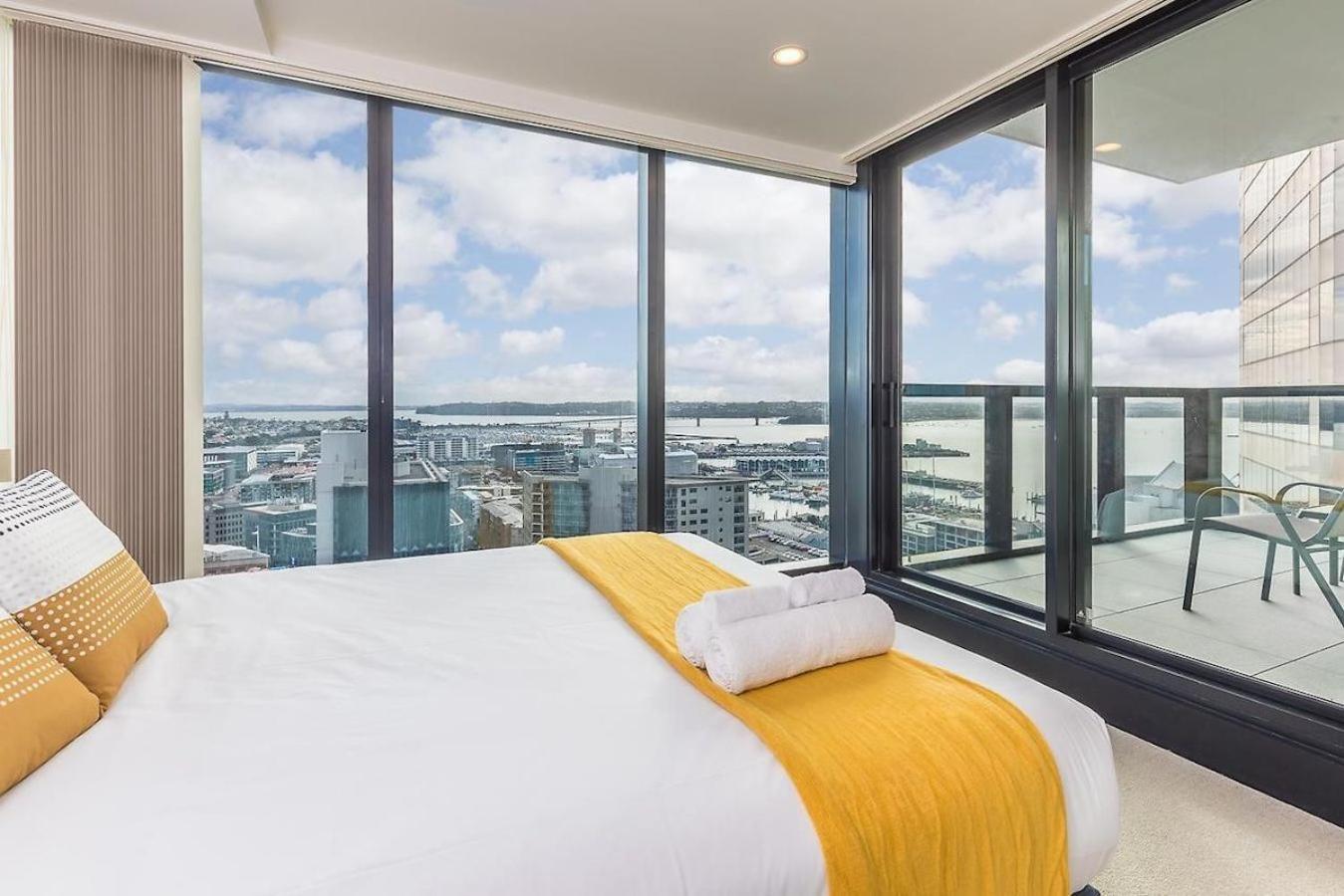 Top Floor Harbour View And Skytower View Apartment In Cbd Auckland Buitenkant foto