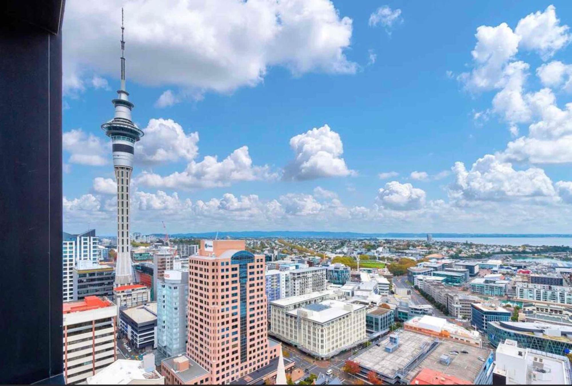 Top Floor Harbour View And Skytower View Apartment In Cbd Auckland Buitenkant foto
